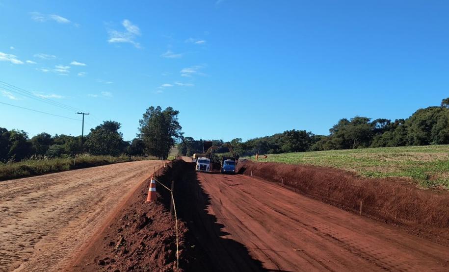 PR-239 pavimentação entre Mato Rico e Roncador - terraplenagem
