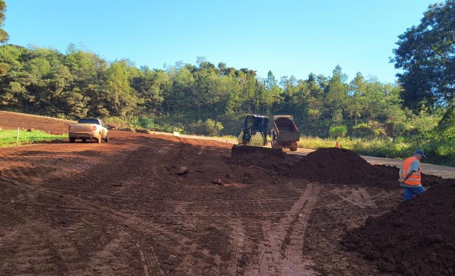 PR-239 pavimentação entre Mato Rico e Roncador - terraplenagem