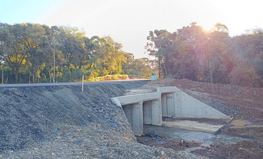 PR-090 obra de pavimentação em Rebouças