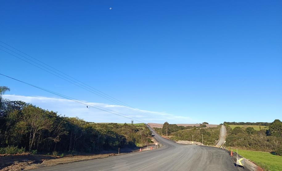 PR-090 obra de pavimentação em Rebouças