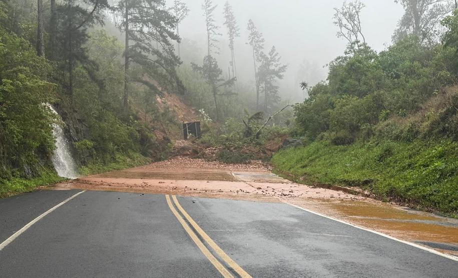 Chuvas atingem rodovias estaduais neste sábado