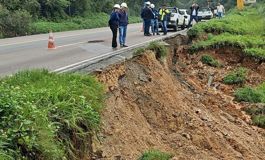 Rodovia dos Minérios - erosão no km 19