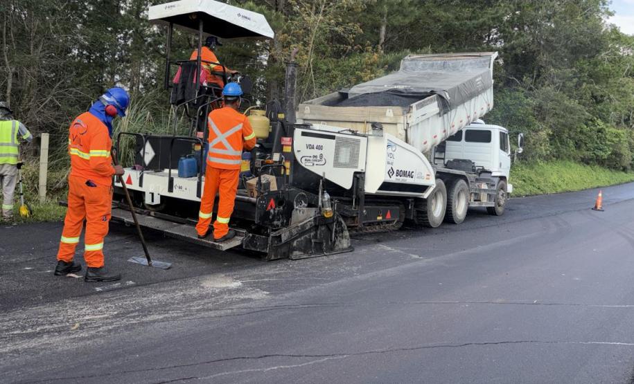 Serviços de conservação na PR-092 entre Rio Branco do Sul e Cerro Azul