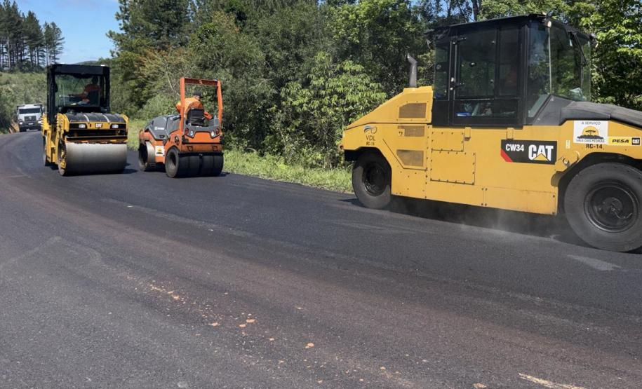 Serviços de conservação na PR-092 entre Rio Branco do Sul e Cerro Azul