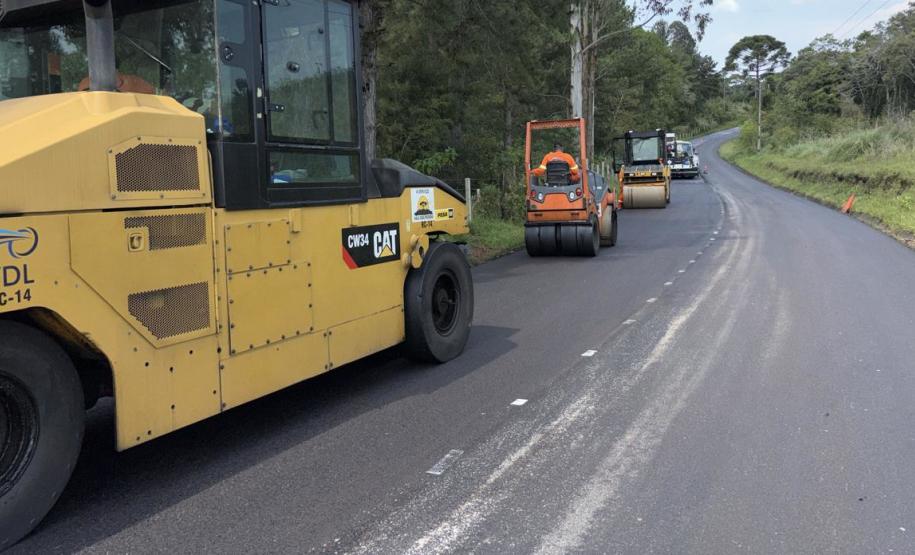 Serviços de conservação na PR-092 entre Rio Branco do Sul e Cerro Azul
