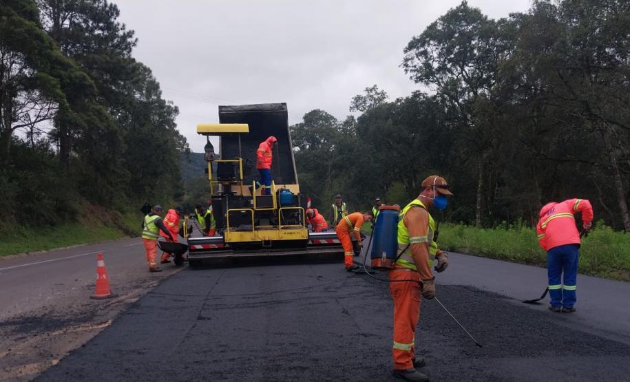 Rodovia entre Bituruna e General Carneiro tem sistema pare-e-siga
