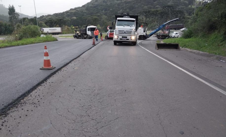 Rodovia entre Bituruna e General Carneiro tem sistema pare-e-siga