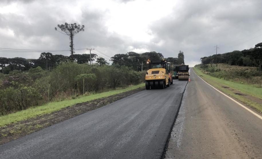 Serviços de conservação na PR-170 em Pinhão