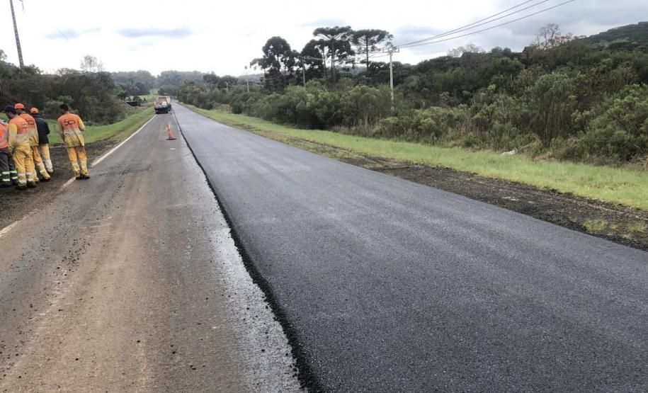 Serviços de conservação na PR-170 em Pinhão