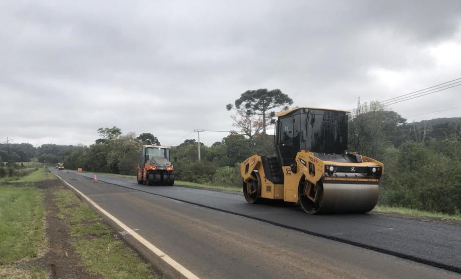 Serviços de conservação na PR-170 em Pinhão