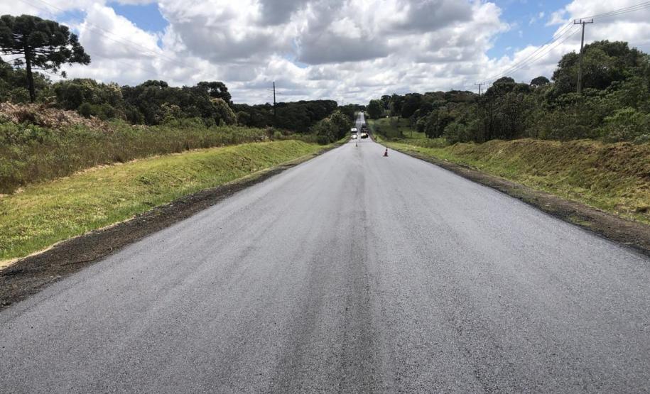 Serviços de conservação na PR-170 em Pinhão