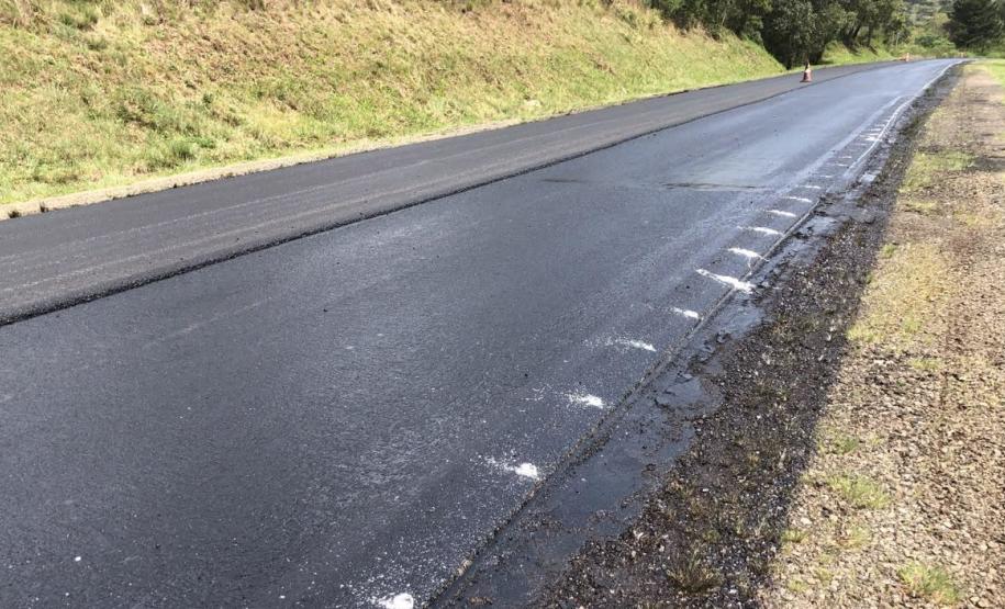 Serviços de conservação na PR-170 em Pinhão