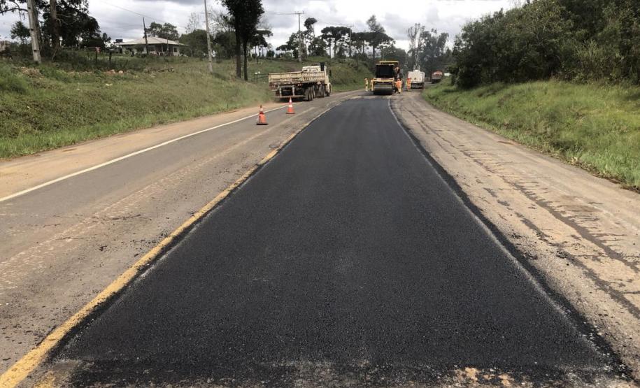 Serviços de conservação na PR-170 em Pinhão