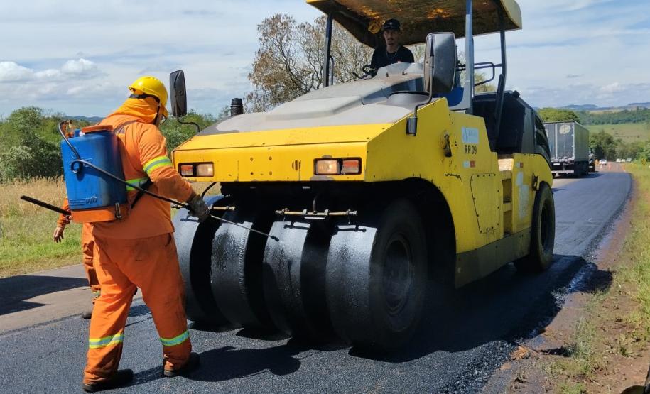 Serviços de conservação na PR-473 entre Nova Laranjeiras e Espigão Alto do Iguaçu