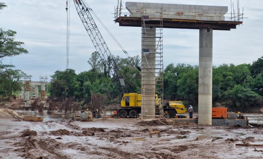PR-498 ponte sobre o Rio Ivaí entre São Carlos do Ivaí e Japurá
