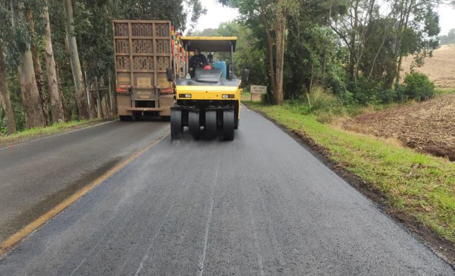 Serviços de conservação na PRC-487 em Manoel Ribas