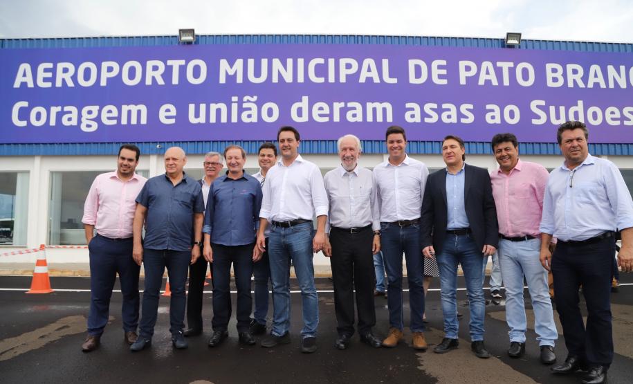 O governador Carlos Massa Ratinho Junior inaugura o Aeroporto Municipal Juvenal Loureiro Cardoso, de Pato Branco, no Sudoeste do Paraná. - Pato Branco, 10/01/2019 - Foto: José Fernando Ogura/ANPr