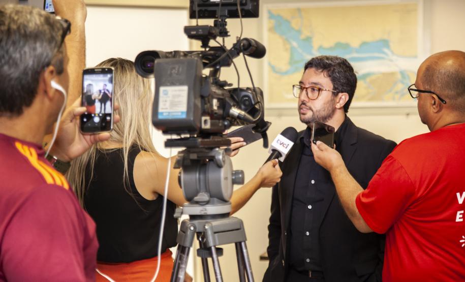 O Governo do Paraná vai coordenar uma ação conjunta para revitalizar a região do Santuário Estadual de Nossa Senhora do Rocio, em Paranaguá. O presidente dos portos do Paraná, Luiz Fernando Garcia, e o reitor do Santuário, padre Joaquim Parron, discutiram as necessidades da comunidade e as possíveis intervenções.Paranaguá, 01/02/2019  -  Foto:  Claudio Neves/Appa
