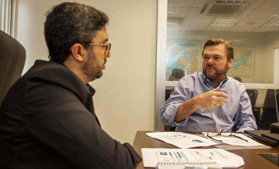 epresentantes da Administração dos Portos de Paranaguá e Antonina (Appa) e da Rumo, empresa que administra o modal ferroviário que passa por Paranaguá, têm se reunindo para discutir a redução da passagem do trem para a comunidade do município.   -  Paranaguá, 05/02/2019  -  Foto: Claúdio Neves /Appa