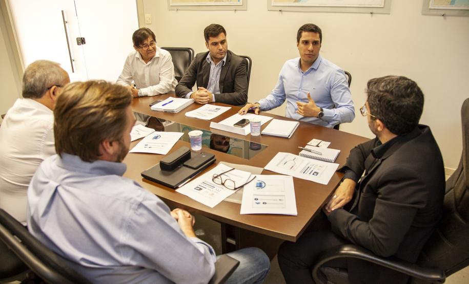 epresentantes da Administração dos Portos de Paranaguá e Antonina (Appa) e da Rumo, empresa que administra o modal ferroviário que passa por Paranaguá, têm se reunindo para discutir a redução da passagem do trem para a comunidade do município.   -  Paranaguá, 05/02/2019  -  Foto: Claúdio Neves /Appa