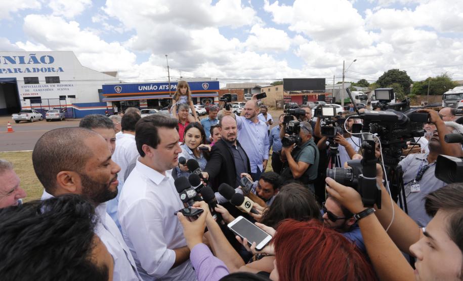 O governador Carlos Massa Ratinho Junior autoriza o início das obras de recuperação do Contorno Sul de Maringá (Noroeste). A obra será feita com recursos do Governo do Estado.  -  Maringá, 06/02/2019  -  Foto: Arnaldo Alves/ANPr