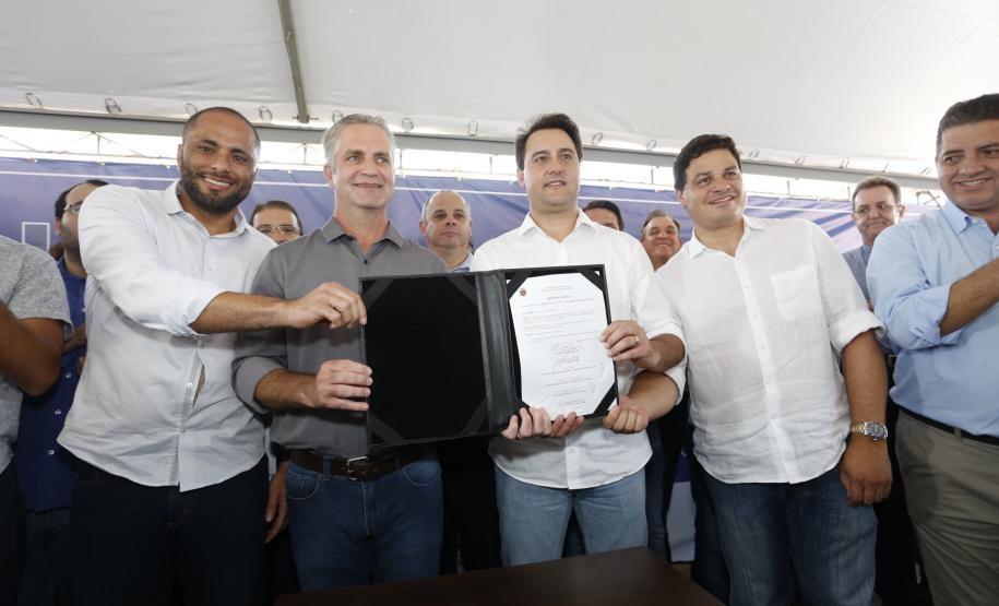 O governador Carlos Massa Ratinho Junior autoriza o início das obras de recuperação do Contorno Sul de Maringá (Noroeste). A obra será feita com recursos do Governo do Estado.  -  Maringá, 06/02/2019  -  Foto: Arnaldo Alves/ANPr