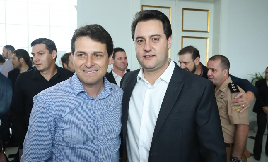 Governador Carlos Massa Ratinho Júnior dá posse ao secretário de Estado da Infrestrurura e Logística, Sandro Alex, e ao diretor do Departamento de Estradas e Rodagem (DER), João Alfredo zampieri - Curitiba, 13/02/2019 - Foto: Rodrigo Félix Leal/ANPr