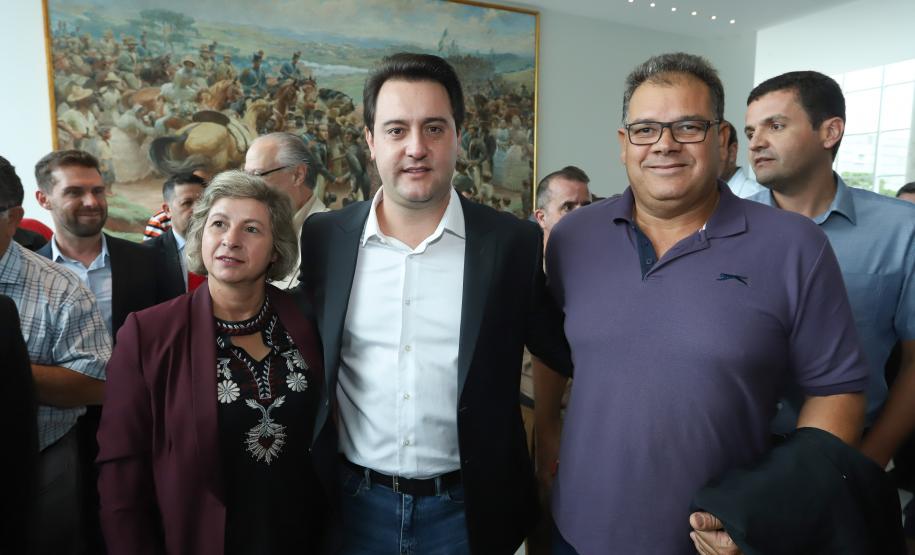 Governador Carlos Massa Ratinho Júnior dá posse ao secretário de Estado da Infrestrurura e Logística, Sandro Alex, e ao diretor do Departamento de Estradas e Rodagem (DER), João Alfredo zampieri - Curitiba, 13/02/2019 - Foto: Rodrigo Félix Leal/ANPr