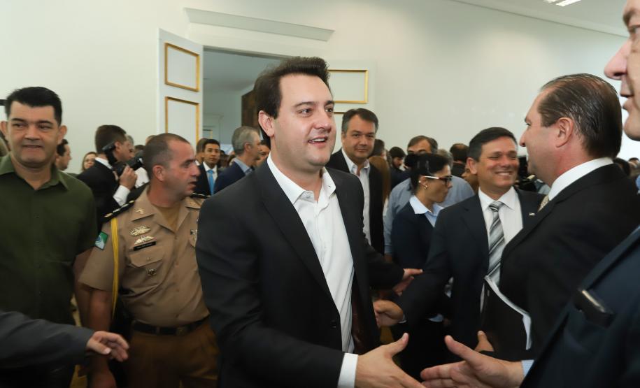 Governador Carlos Massa Ratinho Júnior dá posse ao secretário de Estado da Infrestrurura e Logística, Sandro Alex, e ao diretor do Departamento de Estradas e Rodagem (DER), João Alfredo zampieri - Curitiba, 13/02/2019 - Foto: Rodrigo Félix Leal/ANPr