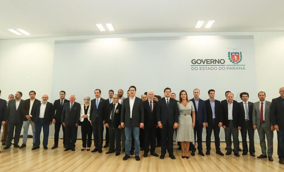 Governador Carlos Massa Ratinho Júnior dá posse ao secretário de Estado da Infrestrurura e Logística, Sandro Alex, e ao diretor do Departamento de Estradas e Rodagem (DER), João Alfredo zampieri - Curitiba, 13/02/2019 - Foto: Rodrigo Félix Leal/ANPr