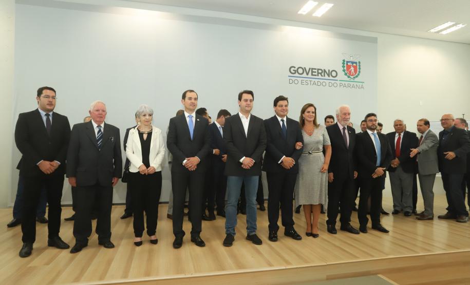 Governador Carlos Massa Ratinho Júnior dá posse ao secretário de Estado da Infrestrurura e Logística, Sandro Alex, e ao diretor do Departamento de Estradas e Rodagem (DER), João Alfredo zampieri - Curitiba, 13/02/2019 - Foto: Rodrigo Félix Leal/ANPr
