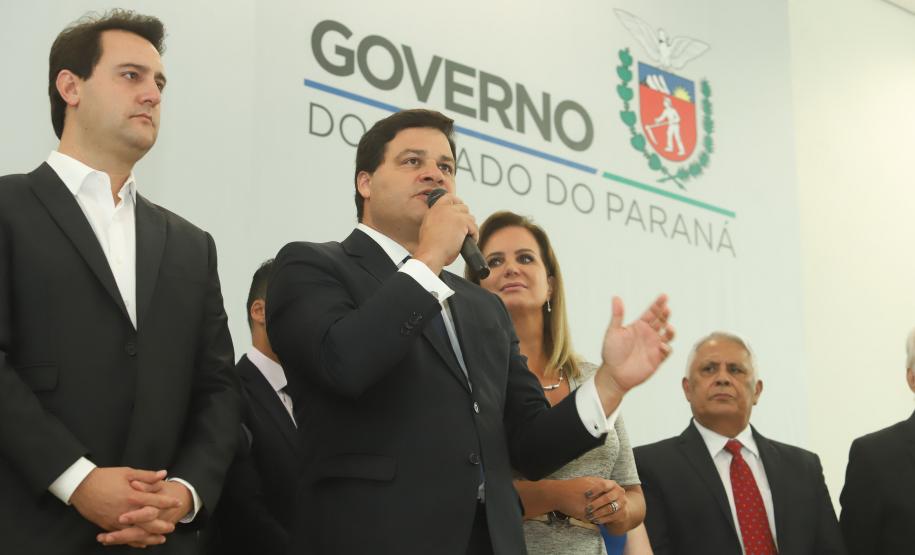 Governador Carlos Massa Ratinho Júnior dá posse ao secretário de Estado da Infrestrurura e Logística, Sandro Alex, e ao diretor do Departamento de Estradas e Rodagem (DER), João Alfredo zampieri - Curitiba, 13/02/2019 - Foto: Rodrigo Félix Leal/ANPr