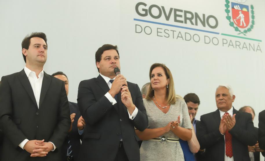 Governador Carlos Massa Ratinho Júnior dá posse ao secretário de Estado da Infrestrurura e Logística, Sandro Alex, e ao diretor do Departamento de Estradas e Rodagem (DER), João Alfredo zampieri - Curitiba, 13/02/2019 - Foto: Rodrigo Félix Leal/ANPr
