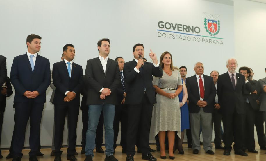 Governador Carlos Massa Ratinho Júnior dá posse ao secretário de Estado da Infrestrurura e Logística, Sandro Alex, e ao diretor do Departamento de Estradas e Rodagem (DER), João Alfredo zampieri - Curitiba, 13/02/2019 - Foto: Rodrigo Félix Leal/ANPr