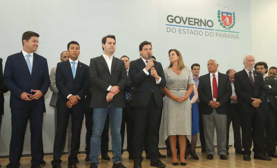 Governador Carlos Massa Ratinho Júnior dá posse ao secretário de Estado da Infrestrurura e Logística, Sandro Alex, e ao diretor do Departamento de Estradas e Rodagem (DER), João Alfredo zampieri - Curitiba, 13/02/2019 - Foto: Rodrigo Félix Leal/ANPr