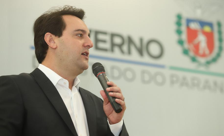 Governador Carlos Massa Ratinho Júnior dá posse ao secretário de Estado da Infrestrurura e Logística, Sandro Alex, e ao diretor do Departamento de Estradas e Rodagem (DER), João Alfredo zampieri - Curitiba, 13/02/2019 - Foto: Rodrigo Félix Leal/ANPr