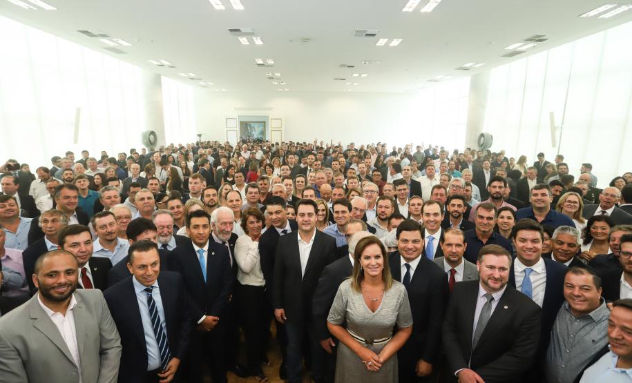 Governador Carlos Massa Ratinho Júnior dá posse ao secretário de Estado da Infrestrurura e Logística, Sandro Alex, e ao diretor do Departamento de Estradas e Rodagem (DER), João Alfredo zampieri - Curitiba, 13/02/2019 - Foto: Rodrigo Félix Leal/ANPr