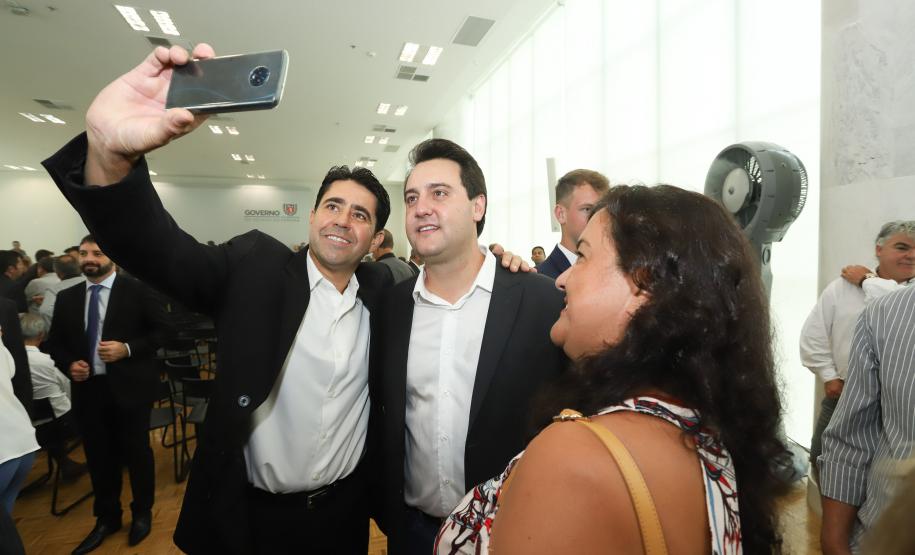Governador Carlos Massa Ratinho Júnior dá posse ao secretário de Estado da Infrestrurura e Logística, Sandro Alex, e ao diretor do Departamento de Estradas e Rodagem (DER), João Alfredo zampieri - Curitiba, 13/02/2019 - Foto: Rodrigo Félix Leal/ANPr