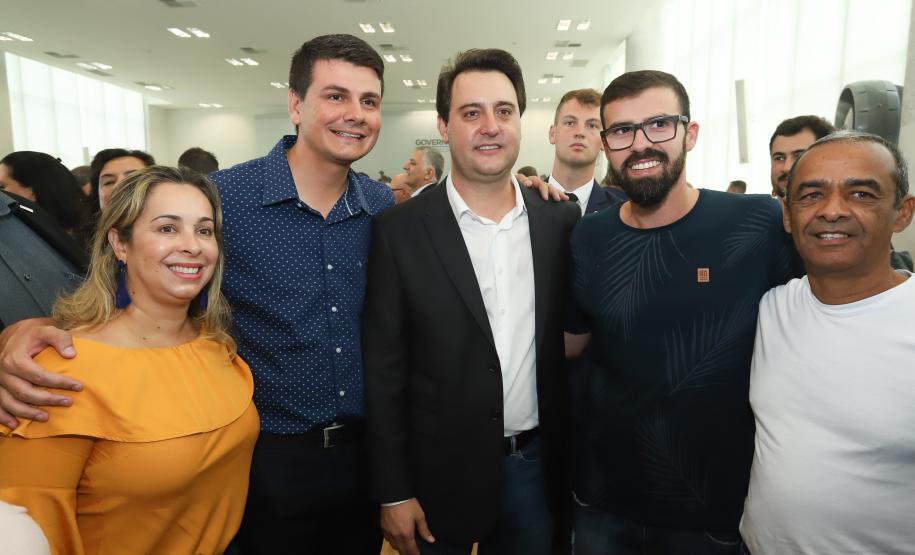 Governador Carlos Massa Ratinho Júnior dá posse ao secretário de Estado da Infrestrurura e Logística, Sandro Alex, e ao diretor do Departamento de Estradas e Rodagem (DER), João Alfredo zampieri - Curitiba, 13/02/2019 - Foto: Rodrigo Félix Leal/ANPr