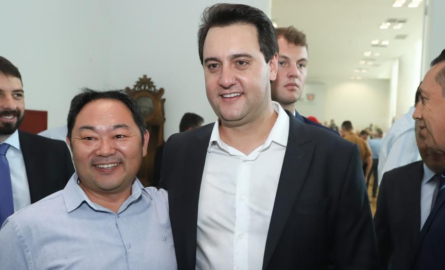 Governador Carlos Massa Ratinho Júnior dá posse ao secretário de Estado da Infrestrurura e Logística, Sandro Alex, e ao diretor do Departamento de Estradas e Rodagem (DER), João Alfredo zampieri - Curitiba, 13/02/2019 - Foto: Rodrigo Félix Leal/ANPr