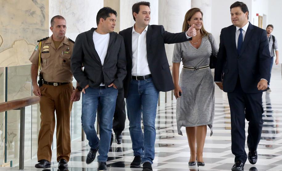 Governador Carlos Massa Ratinho Júnior dá posse ao secretário de Estado da Infrestrurura e Logística, Sandro Alex, e ao diretor do Departamento de Estradas e Rodagem (DER), João Alfredo zampieri  -  Curitiba, 13/02/2019  -  Foto: Jaelson Lucas/ANPr