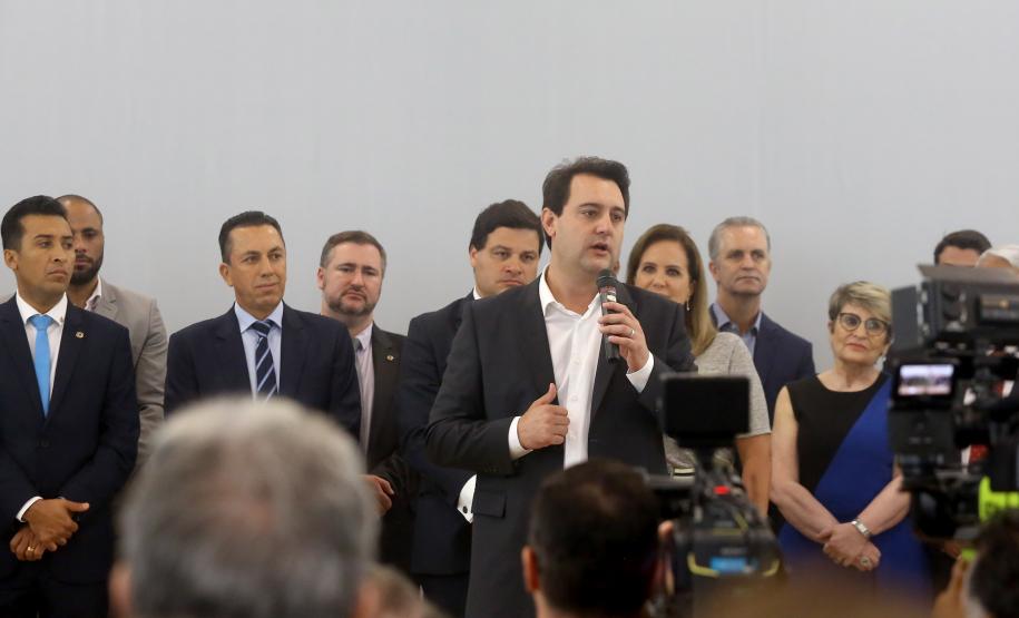 Governador Carlos Massa Ratinho Júnior dá posse ao secretário de Estado da Infrestrurura e Logística, Sandro Alex, e ao diretor do Departamento de Estradas e Rodagem (DER), João Alfredo zampieri  -  Curitiba, 13/02/2019  -  Foto: Jaelson Lucas/ANPr