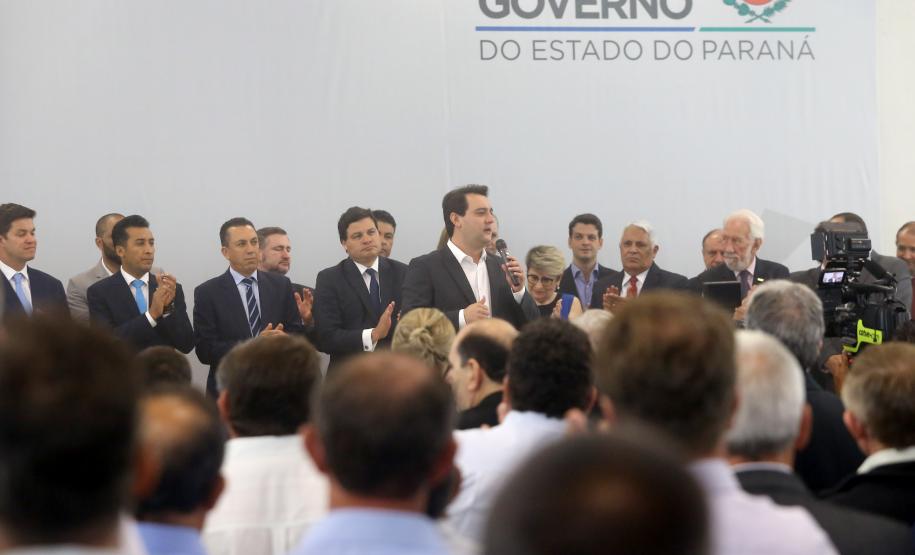 Governador Carlos Massa Ratinho Júnior dá posse ao secretário de Estado da Infrestrurura e Logística, Sandro Alex, e ao diretor do Departamento de Estradas e Rodagem (DER), João Alfredo zampieri  -  Curitiba, 13/02/2019  -  Foto: Jaelson Lucas/ANPr