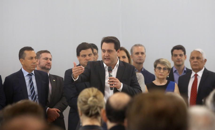 Governador Carlos Massa Ratinho Júnior dá posse ao secretário de Estado da Infrestrurura e Logística, Sandro Alex, e ao diretor do Departamento de Estradas e Rodagem (DER), João Alfredo zampieri  -  Curitiba, 13/02/2019  -  Foto: Jaelson Lucas/ANPr