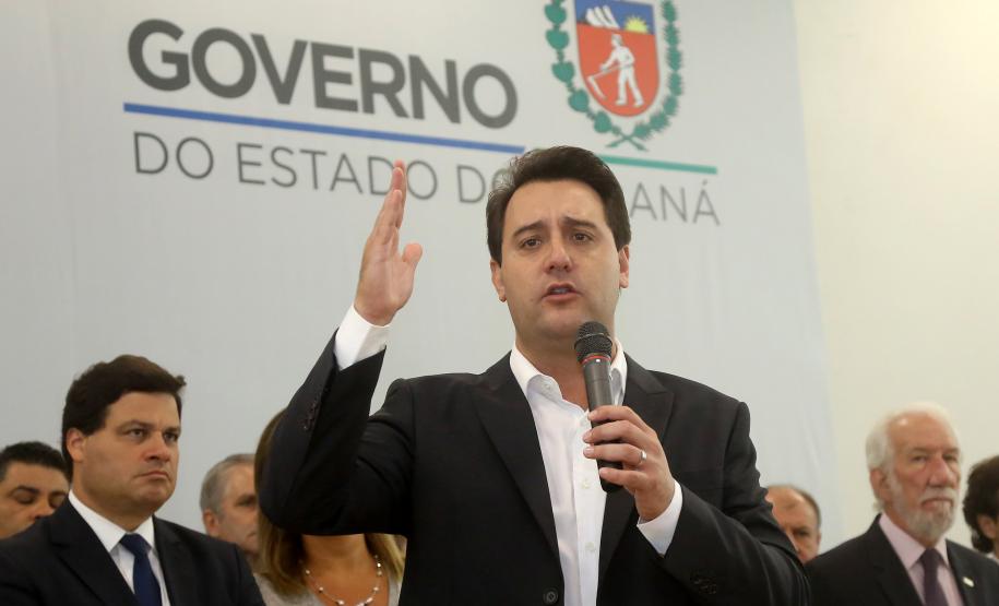 Governador Carlos Massa Ratinho Júnior dá posse ao secretário de Estado da Infrestrurura e Logística, Sandro Alex, e ao diretor do Departamento de Estradas e Rodagem (DER), João Alfredo zampieri  -  Curitiba, 13/02/2019  -  Foto: Jaelson Lucas/ANPr