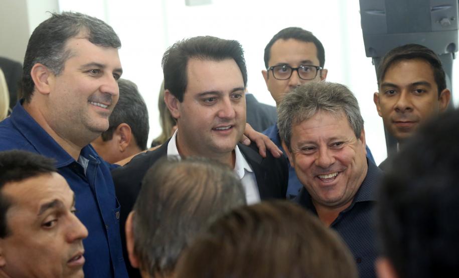 Governador Carlos Massa Ratinho Júnior dá posse ao secretário de Estado da Infrestrurura e Logística, Sandro Alex, e ao diretor do Departamento de Estradas e Rodagem (DER), João Alfredo zampieri  -  Curitiba, 13/02/2019  -  Foto: Jaelson Lucas/ANPr