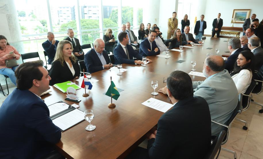 Governador Carlos Massa Ratinho Júnior recebe comitiva do Governo do Paraguai  -  Curitiba, 14/02/2019  -  Foto: Rodrigo Félix Leal/ANPr