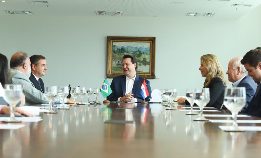 Governador Carlos Massa Ratinho Júnior recebe comitiva do Governo do Paraguai  -  Curitiba, 14/02/2019  -  Foto: Rodrigo Félix Leal/ANPr