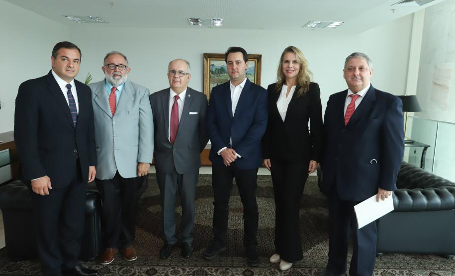 Governador Carlos Massa Ratinho Júnior recebe comitiva do Governo do Paraguai  -  Curitiba, 14/02/2019  -  Foto: Rodrigo Félix Leal/ANPr