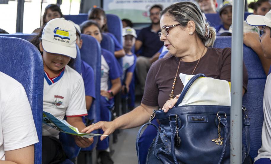 Alunos visitam Porto .  -  Paranaguá, 14/03/2019  -  Foto:Claudio Neves/ Divulgação APPA